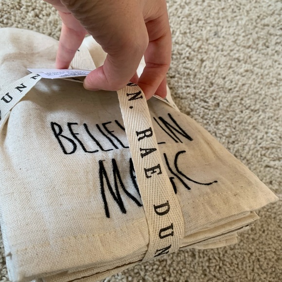 Rae Dunn Napkins - Picture 3 of 4